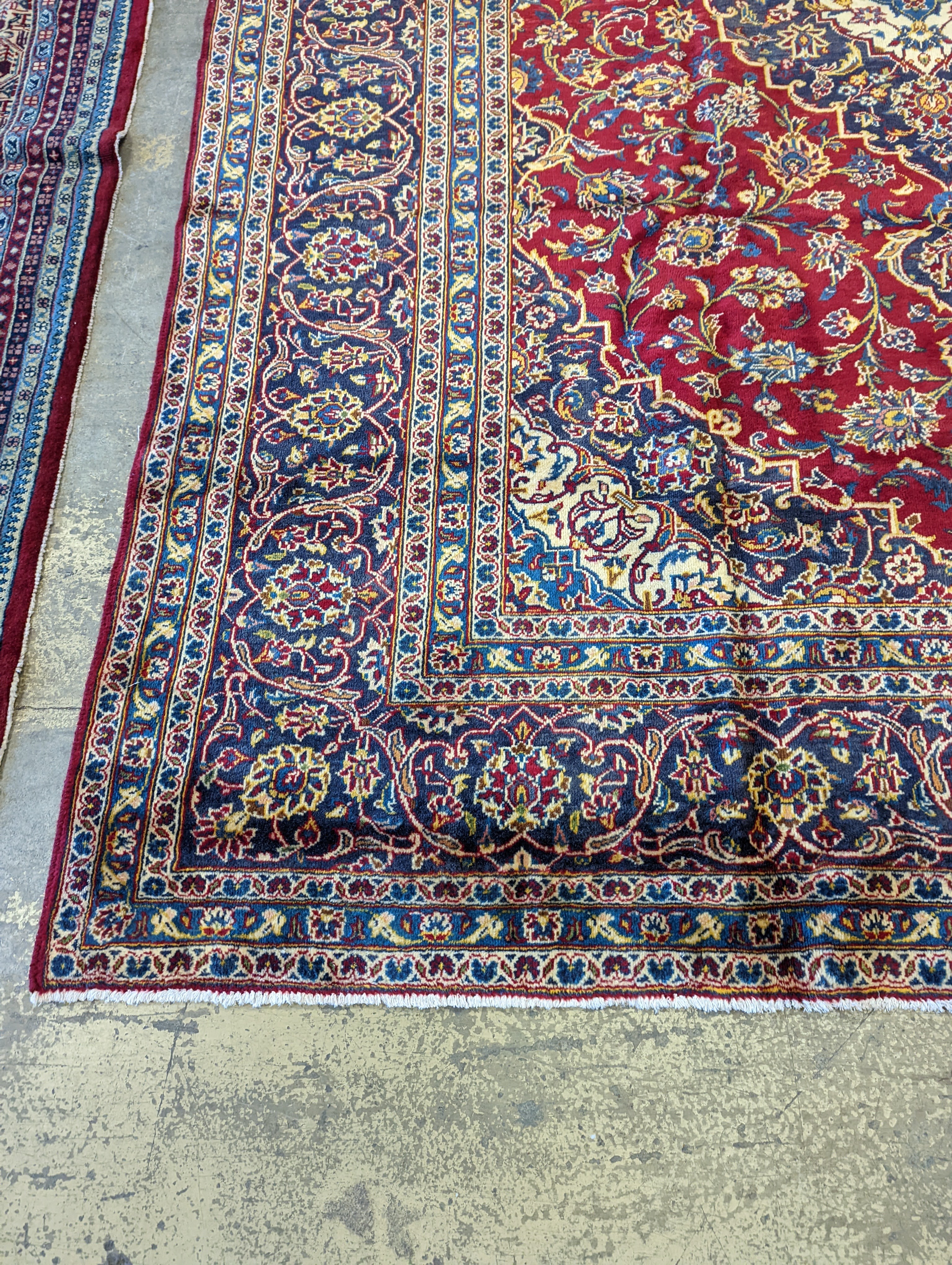 A Kashan carpet, 330 x 244cm